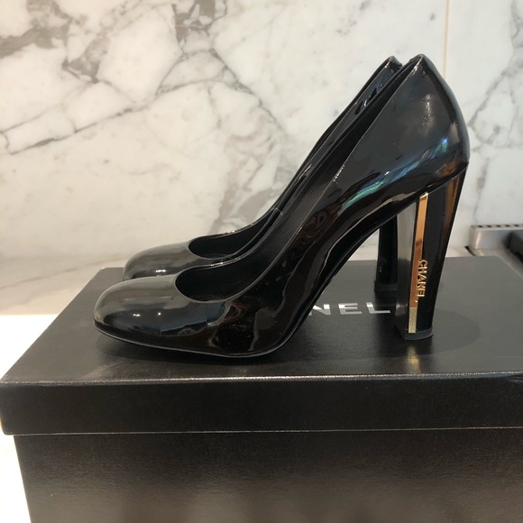 Mint Condition Chanel Patent Pumps - Picture 4 of 8